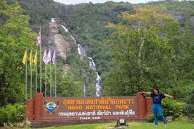   อุทยานแห่งชาติน้ำตกหงาว เดิมชื่อ อุทยานแห่งชาติคลองเพรา มีเนื้อที่ทั้งหมด 417,500 ไร่ ครอบคลุมตั้งแต่ อำเภอละอุ่น อำเภอเมืองระนอง จังหวัดระนอง ไปจึนถึง อำเภอสวี อำเภอหลังสวน และอำเภอพะโต๊ะ จังหวัดชุมพร เป็นอุทยานที่มีลักษณะภูมิประเทศเป็นภูเขาสลับซับซ้อนเสียส่วนใหญ่ เต็มไปด้วยพรรณไม้ที่มีค่า ต้นน้ำลำธารสำคัญ และแหล่งที่อยู่อาศัยของสัตว์ป่าหลายชนิด